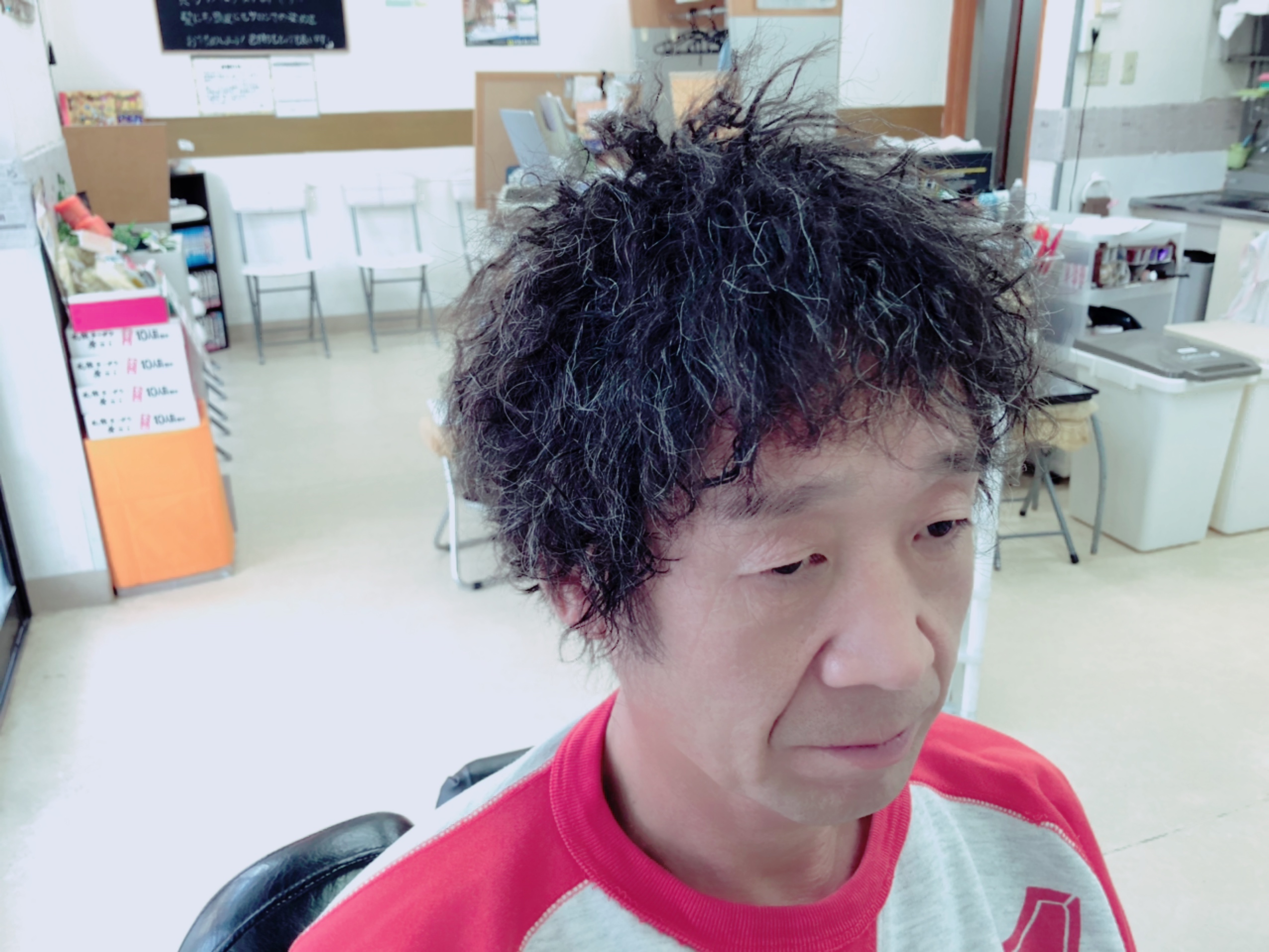 男は黙ってツイストパーマ カットサロンadam取手店 提携コインパーキングあり