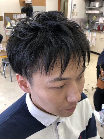 30代ツーブロックショートスタイル