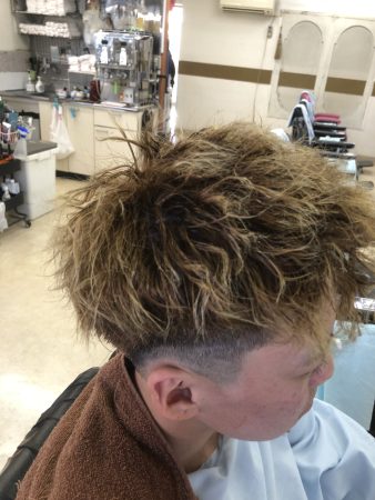 ハイダメージ毛にも、質感良いツイストパーマ‼️