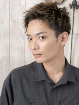大人気定番　ビジネス×ツーブロック×アップバング