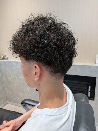 スキンフェード×スペインカール[新所沢メンズサロン]