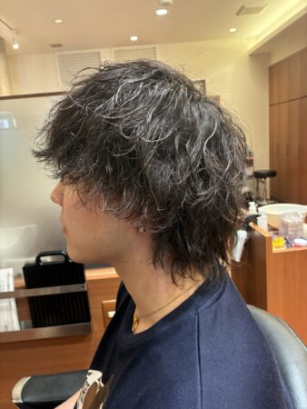 ウルフパーマで魅せる大人スタイル