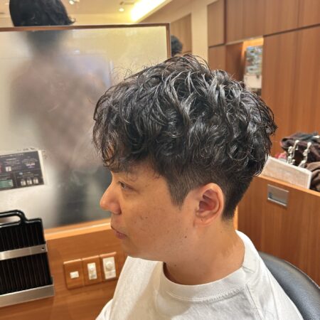 大人刈り上げ、ナチュラルパーマ、、、