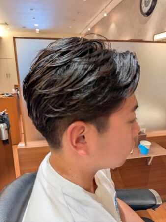 フェザーパーマで自然な動きと爽やか