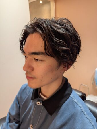 強めフェザーで大人の表現に