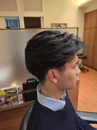 ツーブロック×センターパート×ニュアンスパーマ