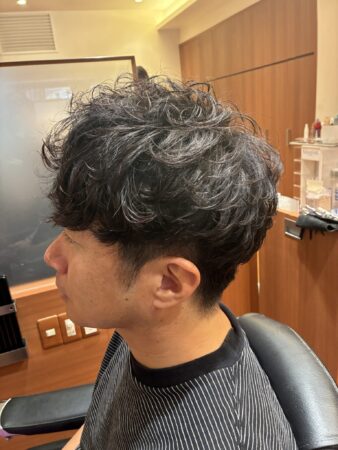 大人の色気を引き出す無造作パーマ