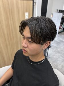 パーマなしでも決まる！自然なセンターパート！仙台愛子
