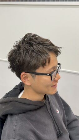 直毛〇ビジネス〇清潔感ある【ルーズショートパーマ】