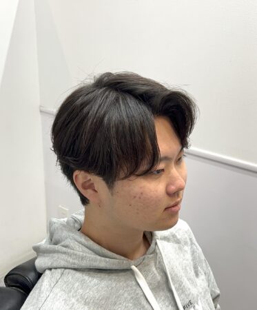 センターパート毛流れパーマのご紹介