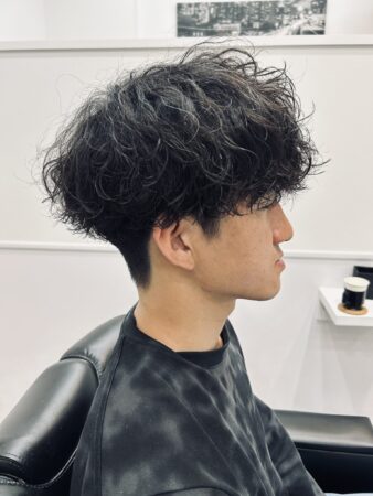 無造作な動きと色気だすならシャドウパーマ