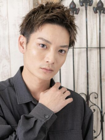 春は、ショートで軽さと清潔感を