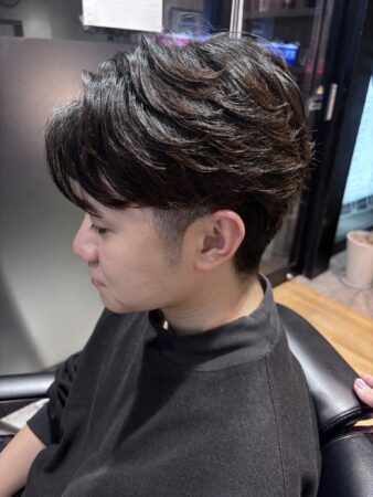 【戸田でメンズカットなら】ナチュラルなのに決まるセンターパートスタイル