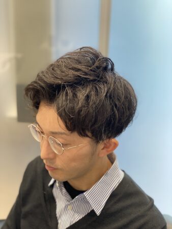 パーマで再現もできるアップバンクスタイル