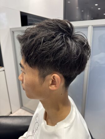 パーマもかけられるアップバングショート